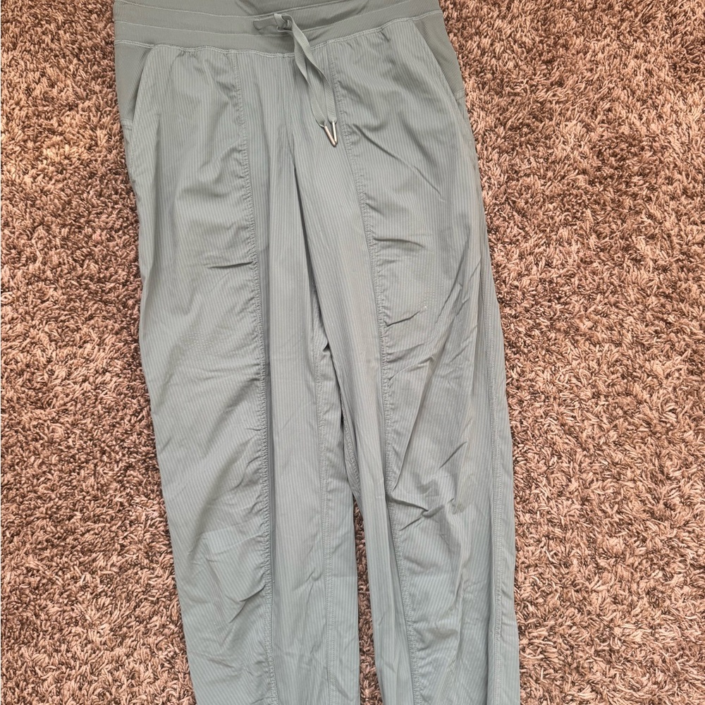lululemon athletica dance pant jogger. Teal color